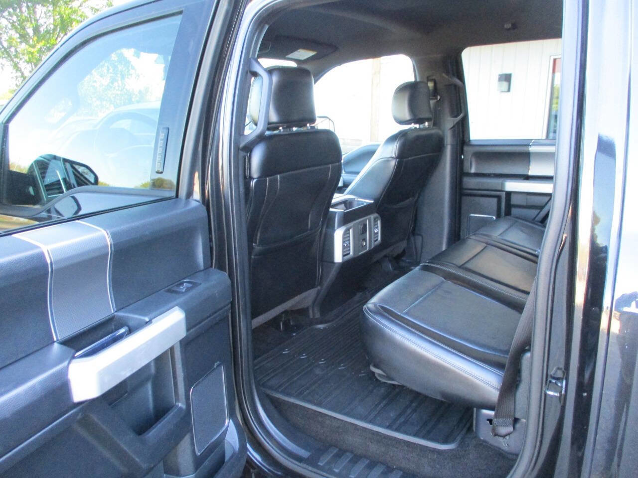 Used 2015 Ford F150 Lariat image 18