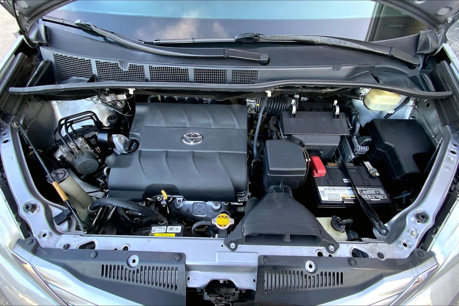Used 2015 Toyota Sienna LE FWD image 31