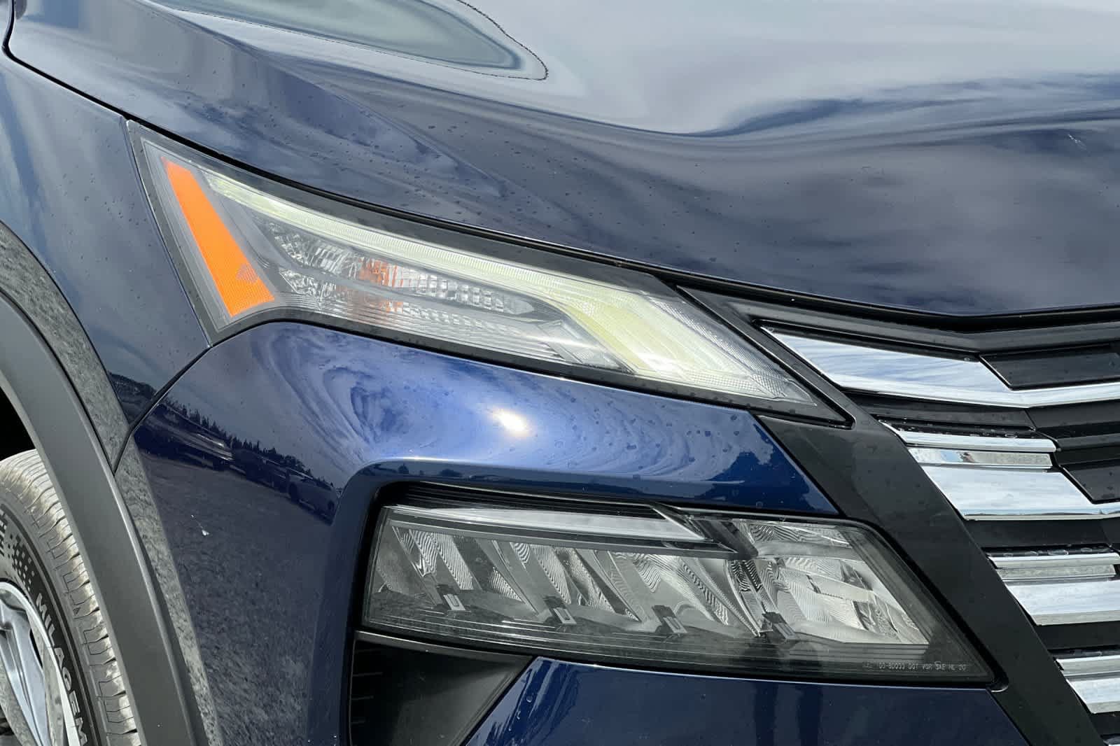 Used 2025 Nissan Rogue SV FWD image 33