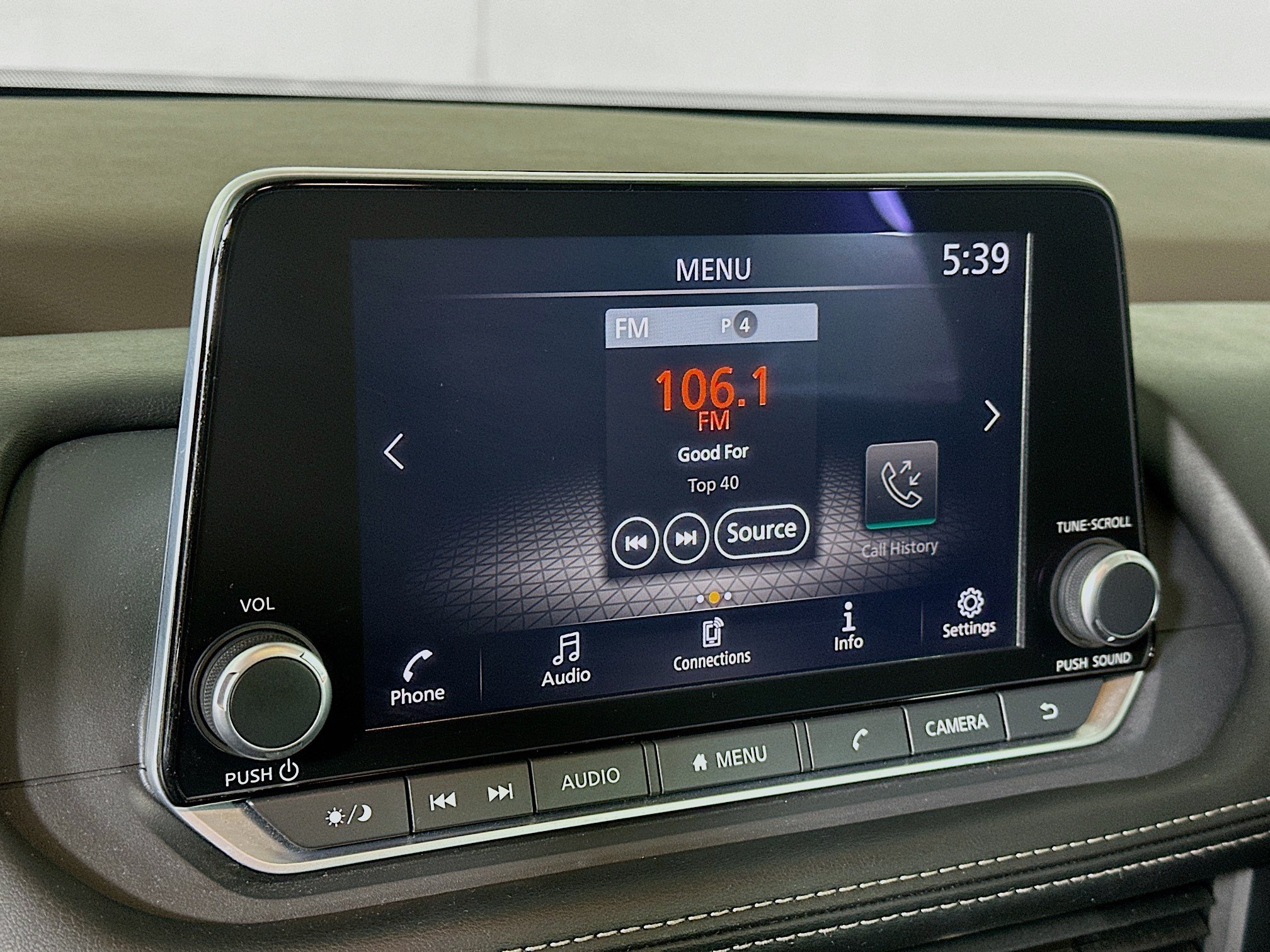 Used 2023 Nissan Rogue S AWD/4WD image 19