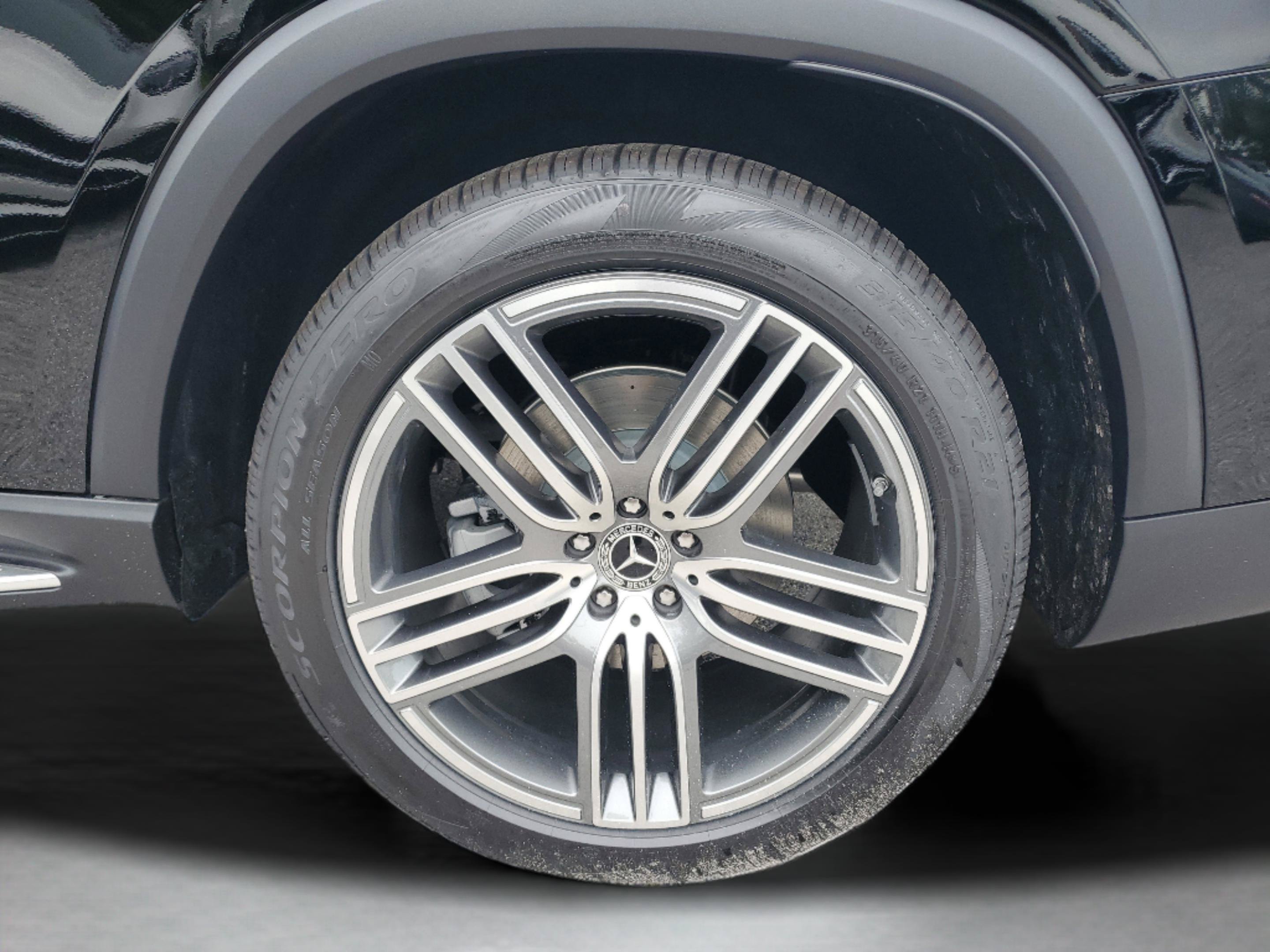 Certified 2026 Mercedes-Benz GLS 450 4MATIC image 38