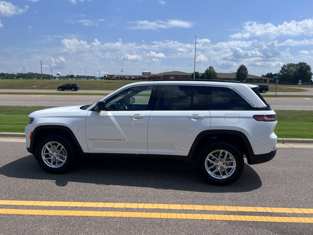 New 2026 Jeep Grand Cherokee 2WD image 7