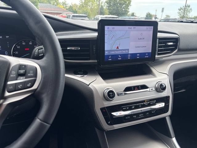 Used 2023 Ford Explorer XLT w/ Equipment Group 202A AWD/4WD image 21