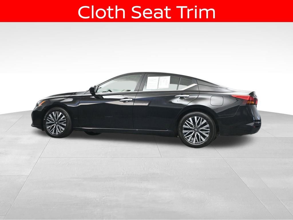 Used 2025 Nissan Altima 2.5 SV FWD image 28