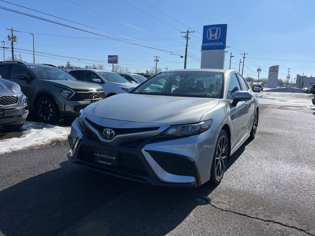 Used 2024 Toyota Camry SE w/ Cold Weather Package image 1