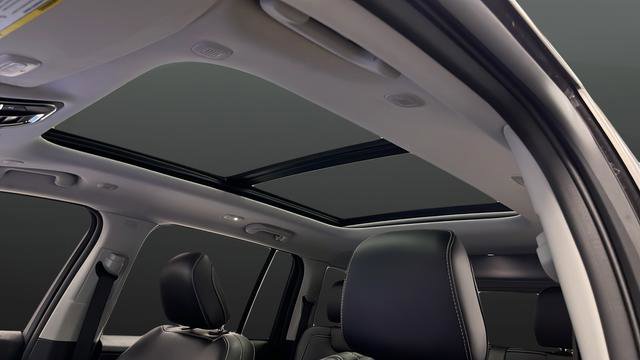 Used 2023 Jeep Grand Cherokee 4WD 4xe image 12