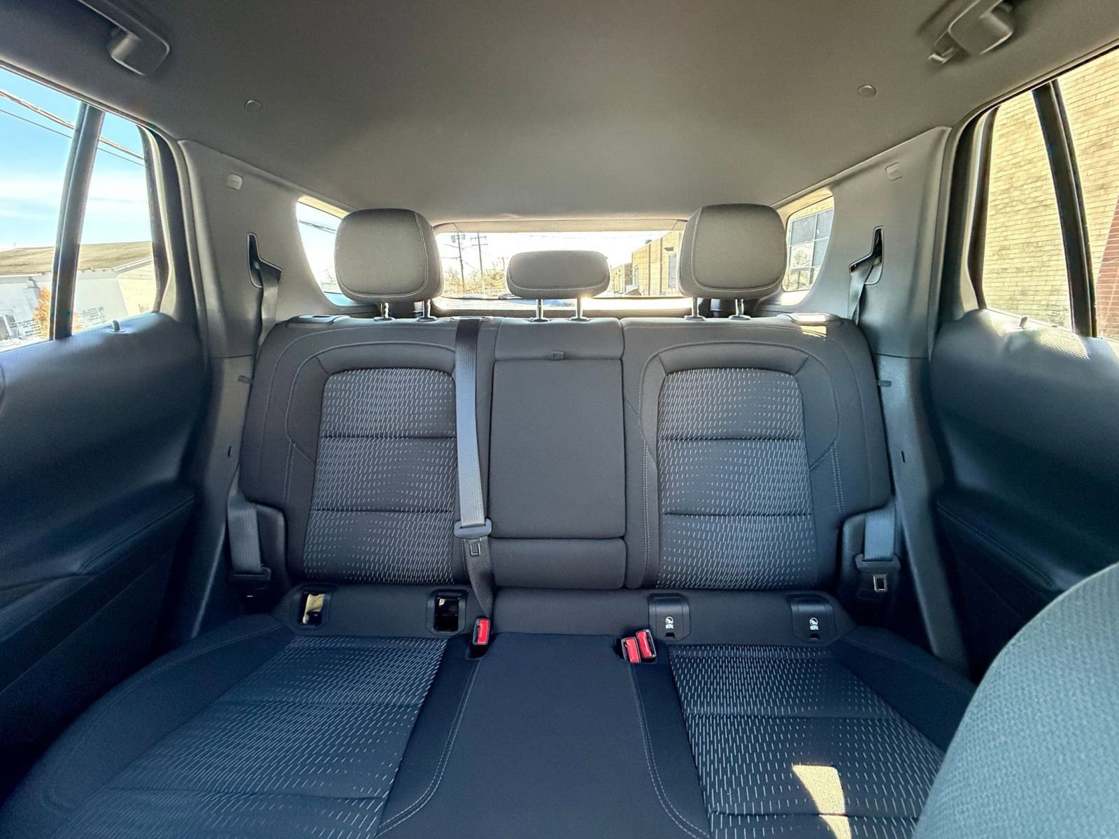 Used 2025 Chevrolet Equinox LT image 38