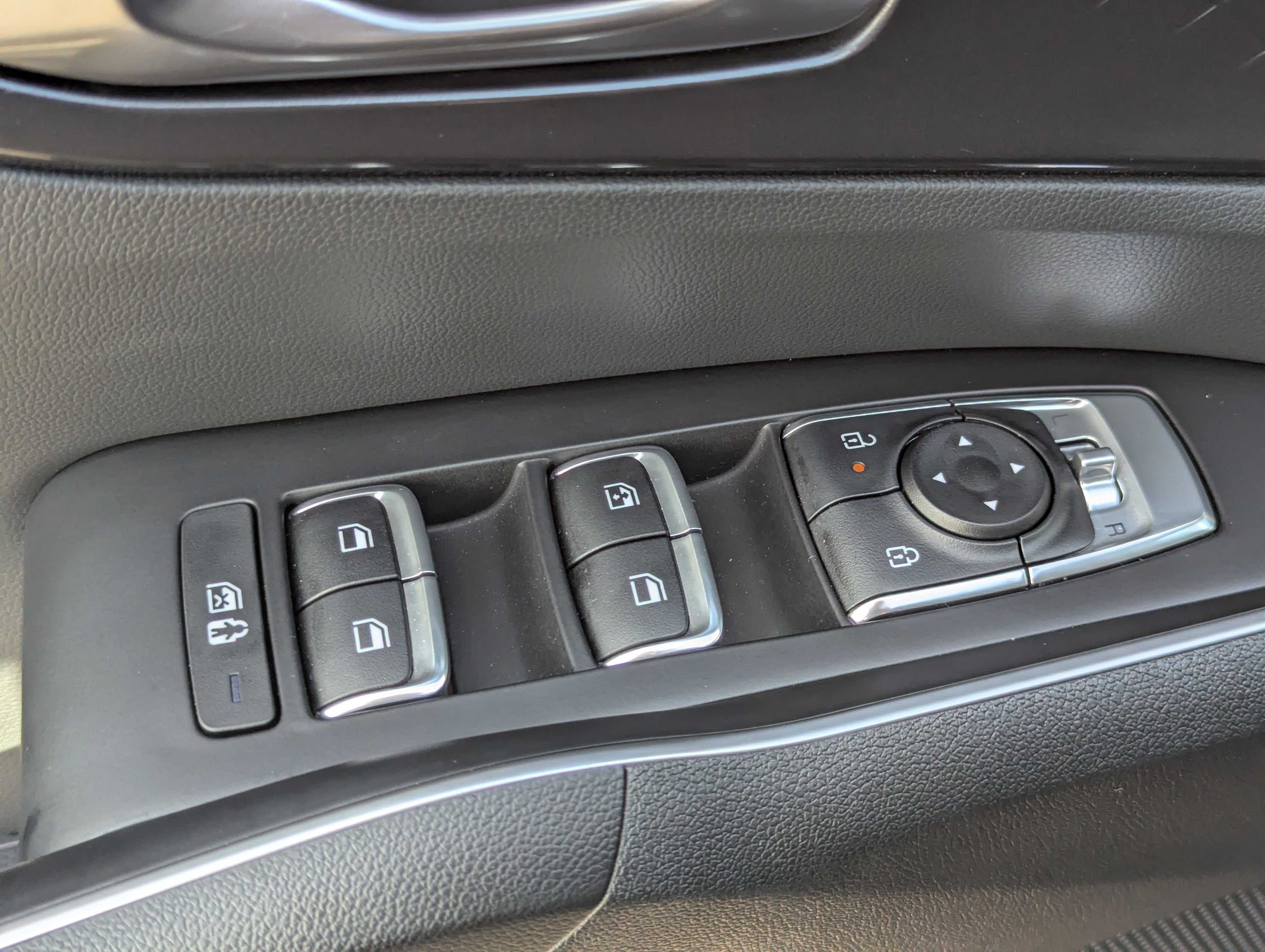 Certified 2025 Kia Sorento LX image 22