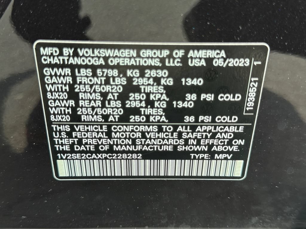 Used 2023 Volkswagen Atlas Cross Sport SEL R-Line AWD/4WD image 29
