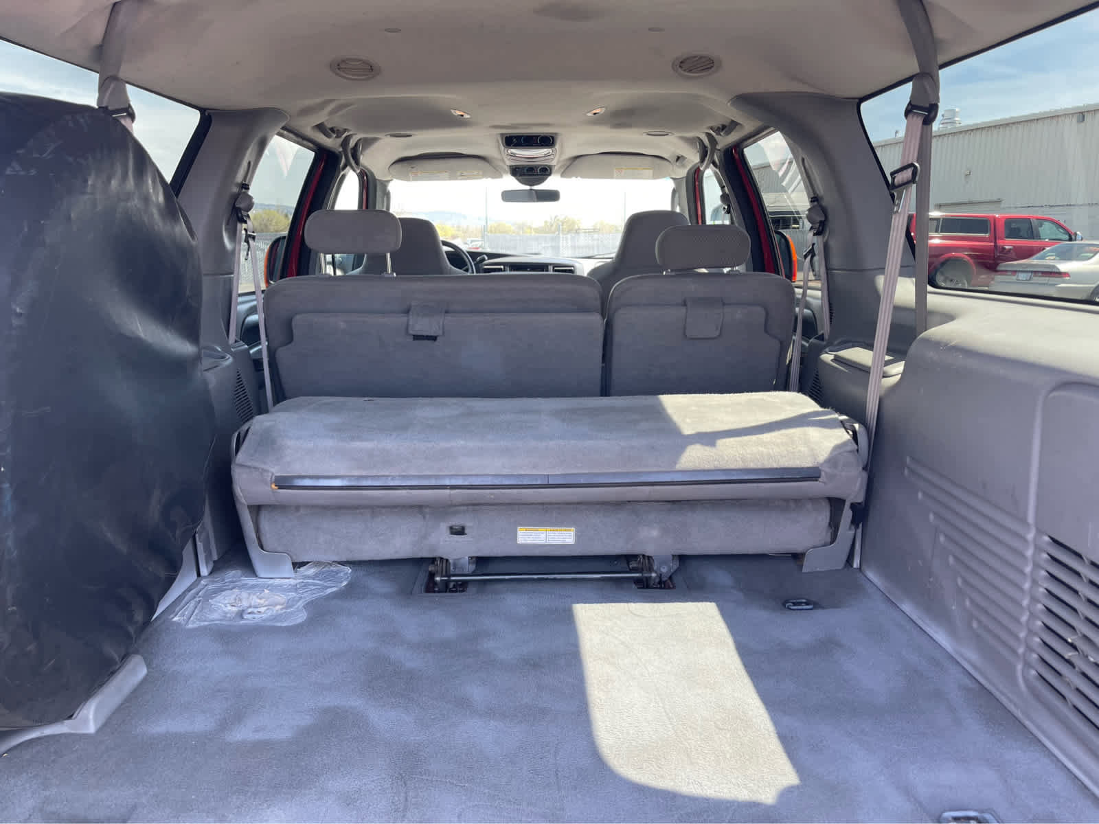 Used 2005 Ford Excursion XLT image 9