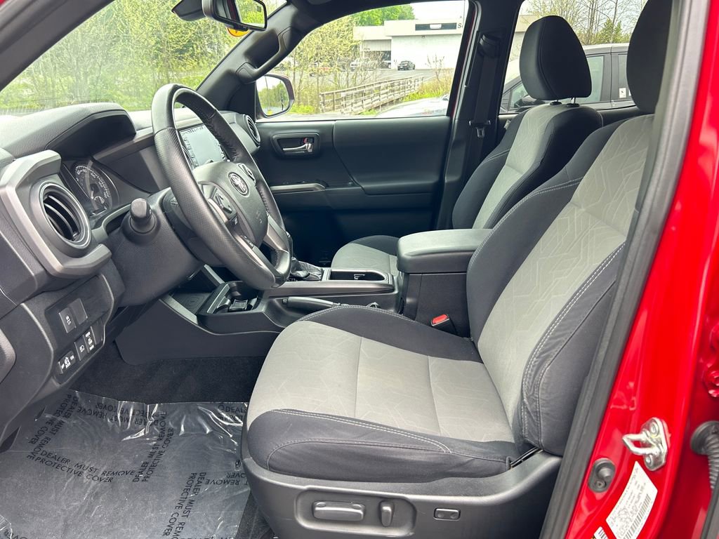 Used 2021 Toyota Tacoma TRD Sport AWD/4WD image 17