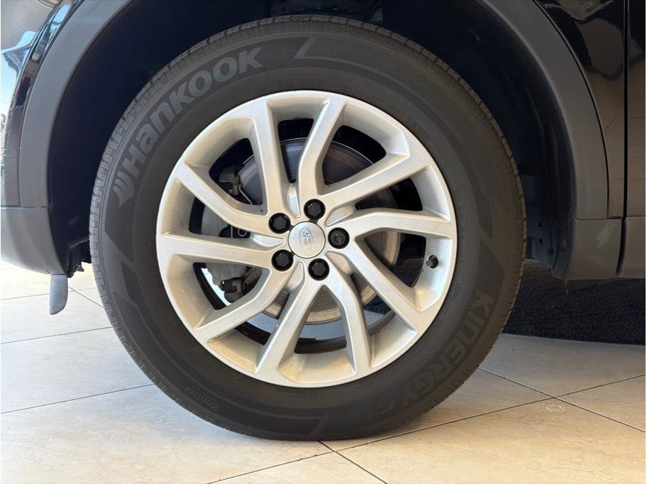Used 2019 Land Rover Discovery Sport HSE AWD/4WD image 9