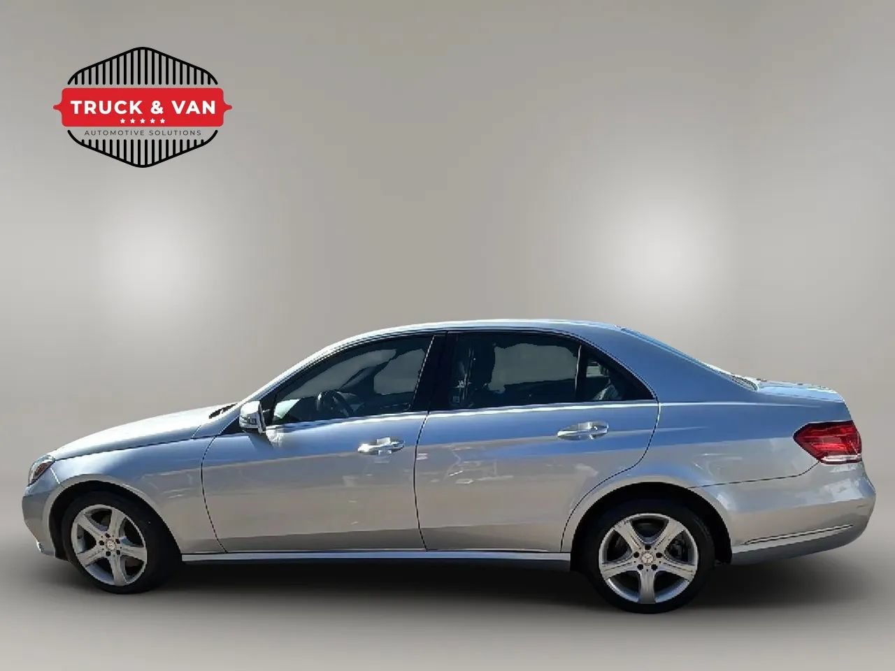 Used 2014 Mercedes-Benz E 350 Sedan image 2