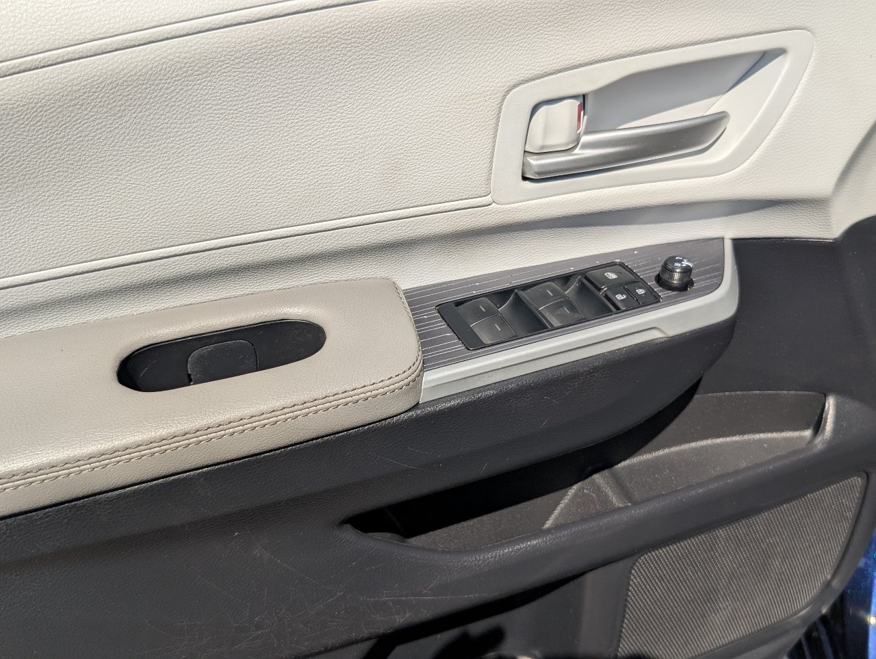 Used 2026 Toyota Sienna XLE FWD image 16