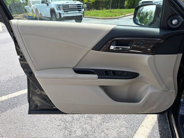 Used 2016 Honda Accord EX-L image 10