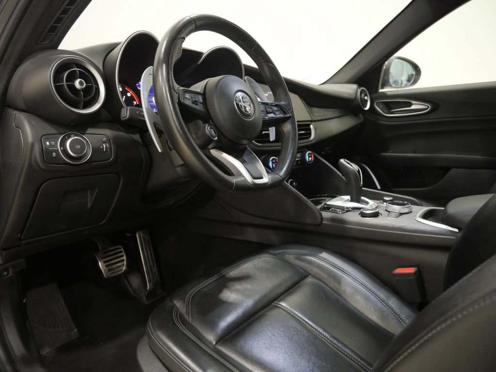 Used 2023 Alfa Romeo Giulia Sprint image 11