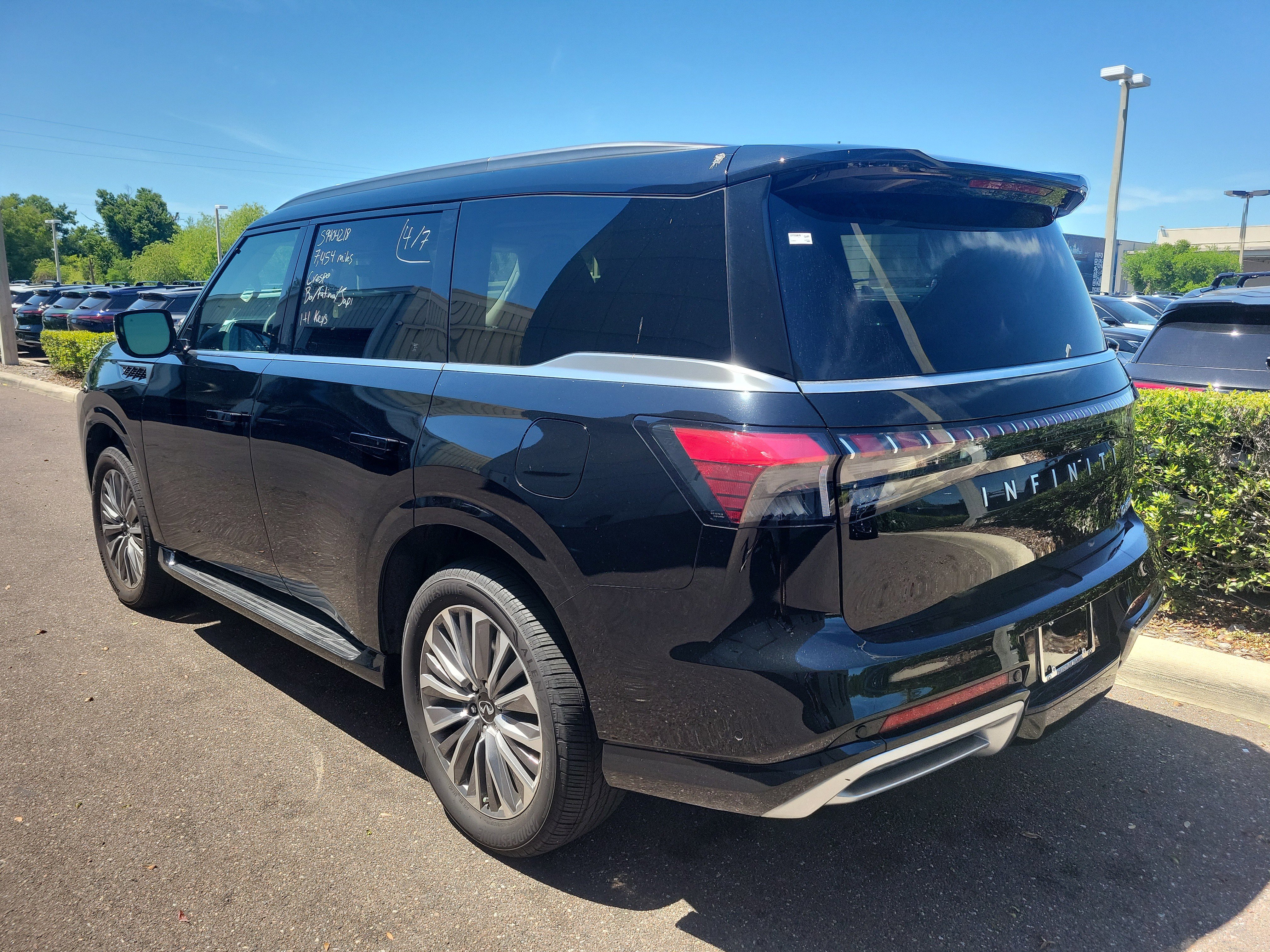 Certified 2025 INFINITI QX80 Luxe AWD/4WD image 4