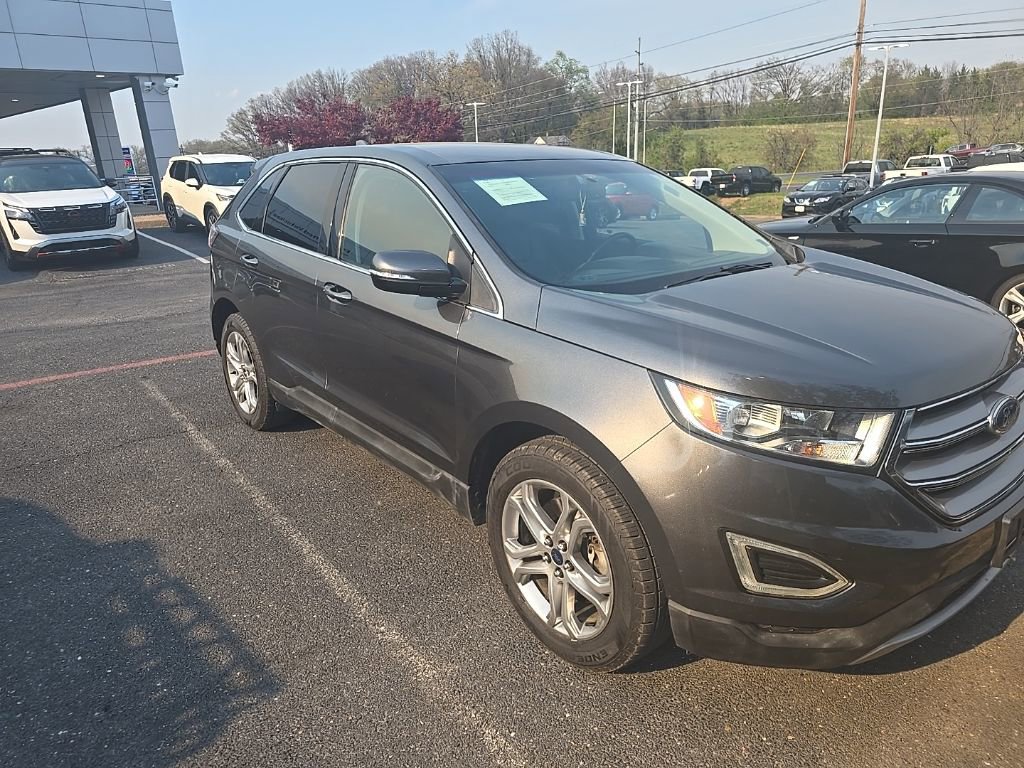 Used 2017 Ford Edge Titanium image 2