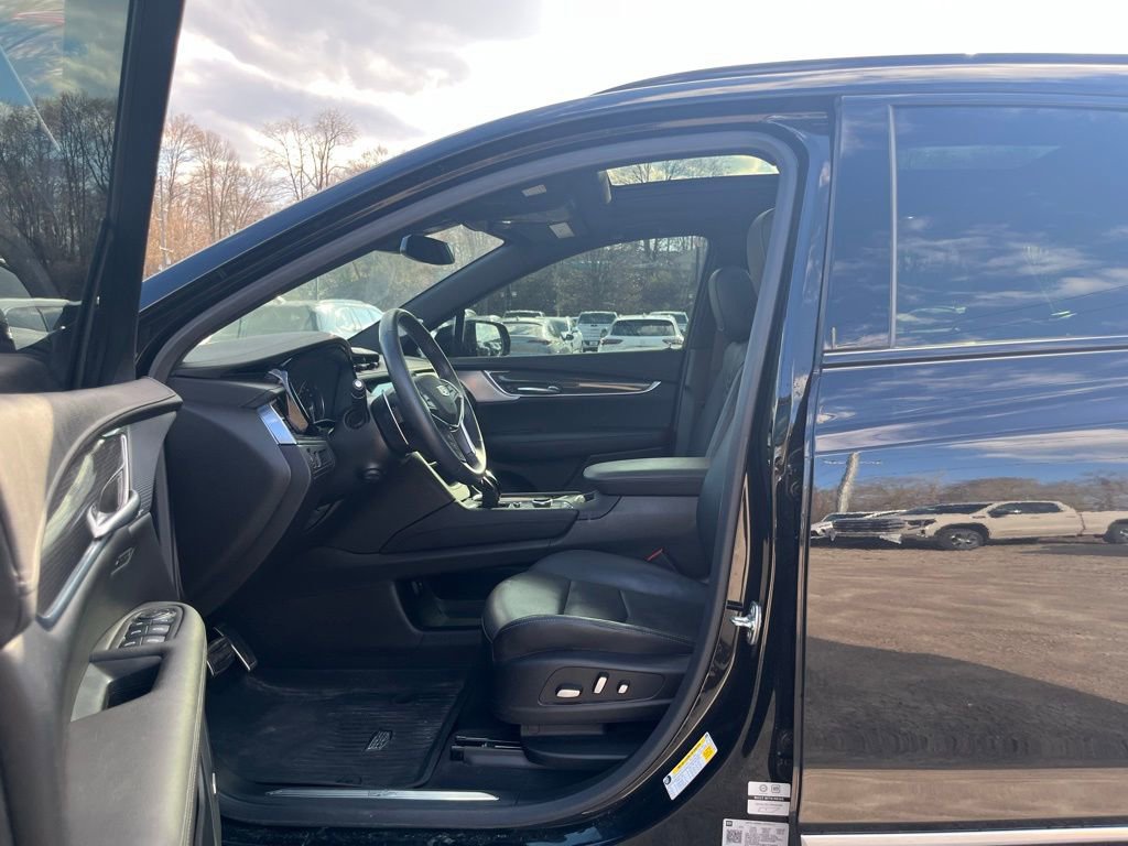 Used 2024 Cadillac XT5 Sportv w/ LPO, Floor Liner Package AWD/4WD image 18