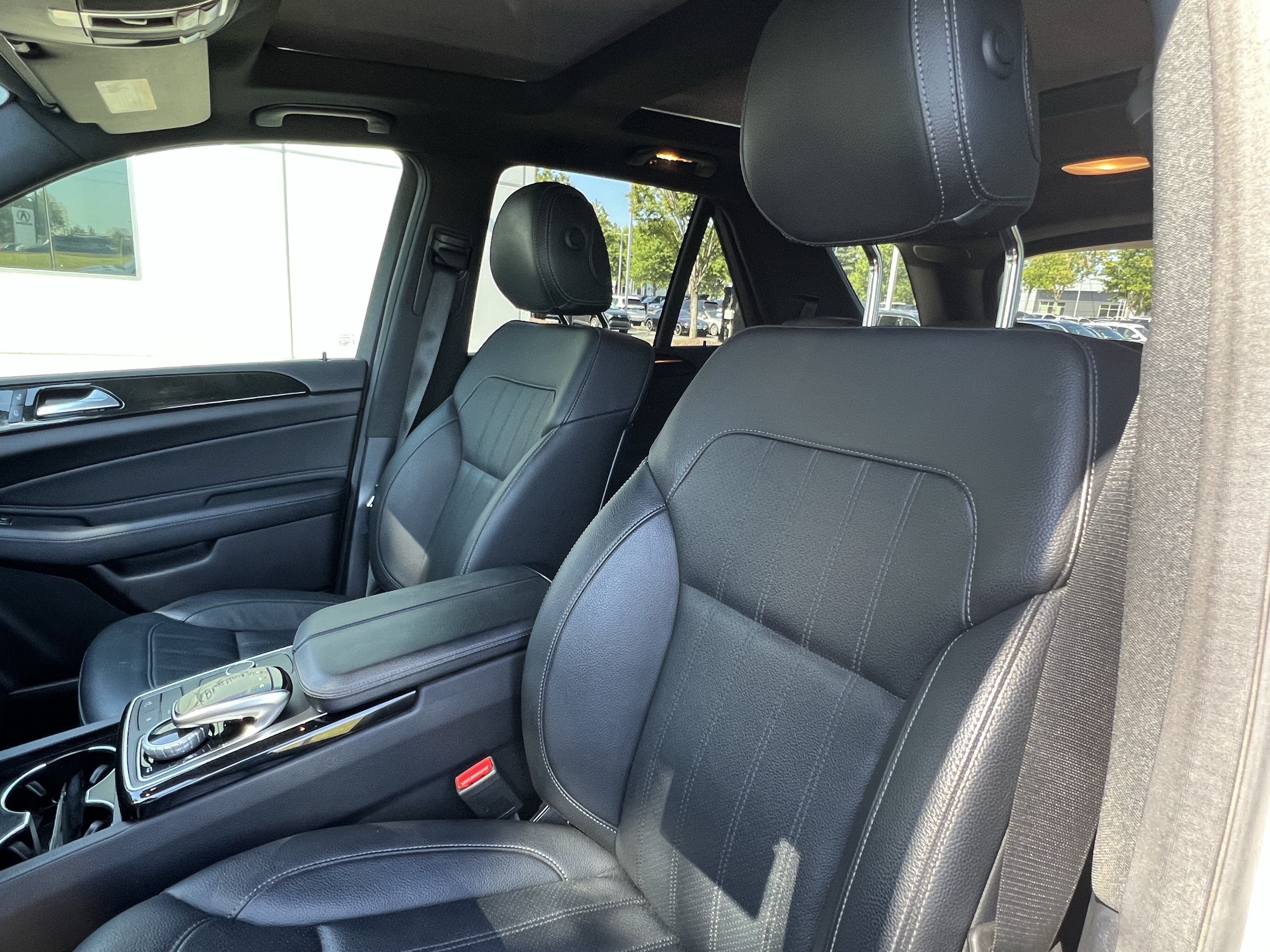 Used 2019 Mercedes-Benz GLE 400 4MATIC image 16