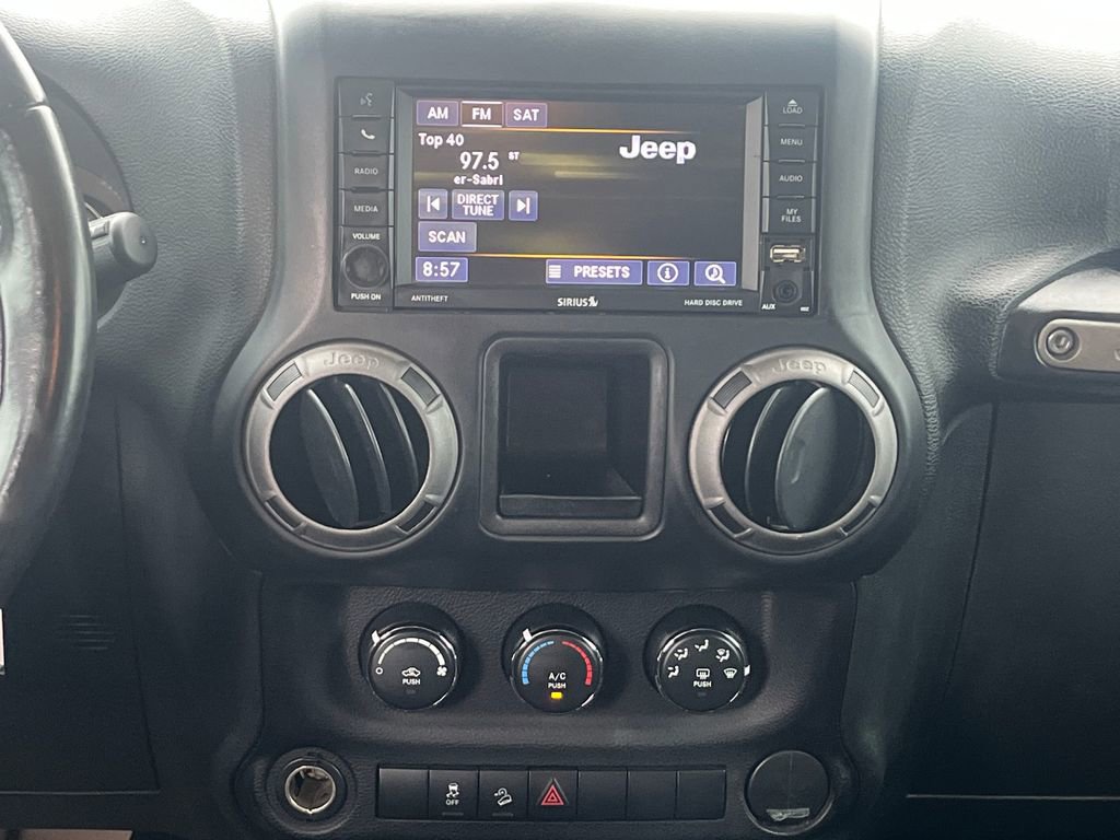 Used 2018 Jeep Wrangler Unlimited Sport w/ Connectivity Group image 19
