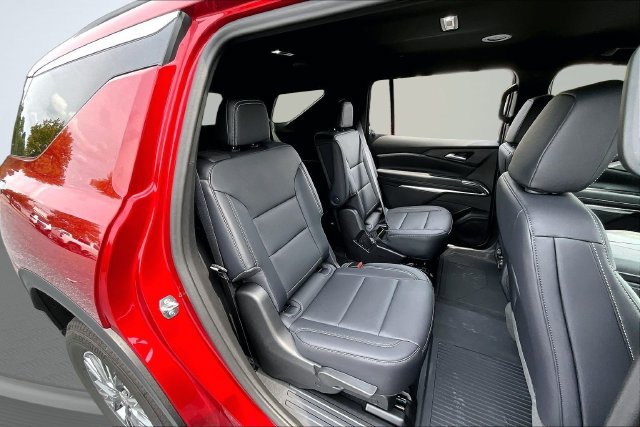 New 2027 Chevrolet Traverse LT w/ Driver Confidence Package FWD image 9