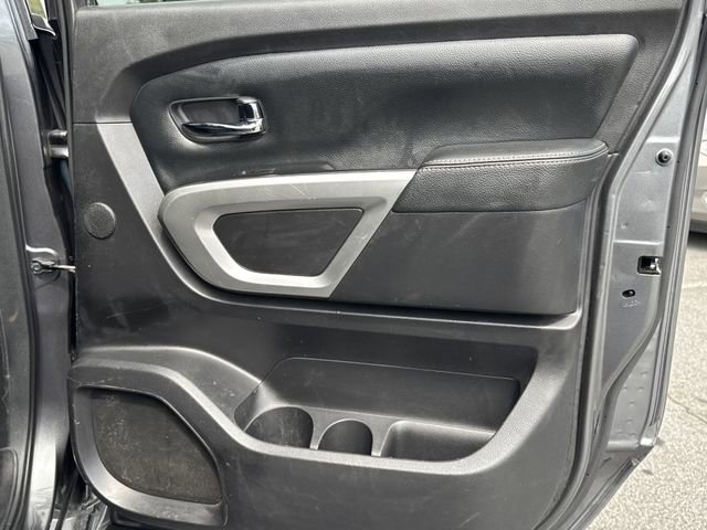 Used 2017 Nissan Titan SL image 16