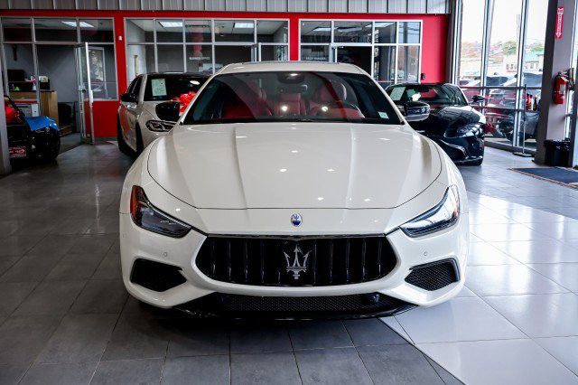 Used 2022 Maserati Ghibli Modena image 4