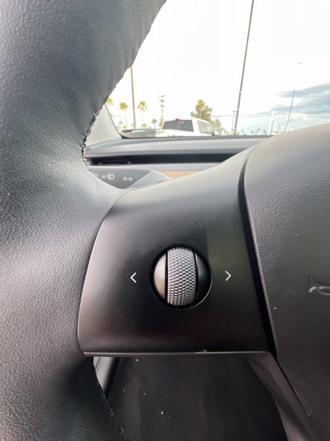 Used 2023 Tesla Model Y 2WD image 16