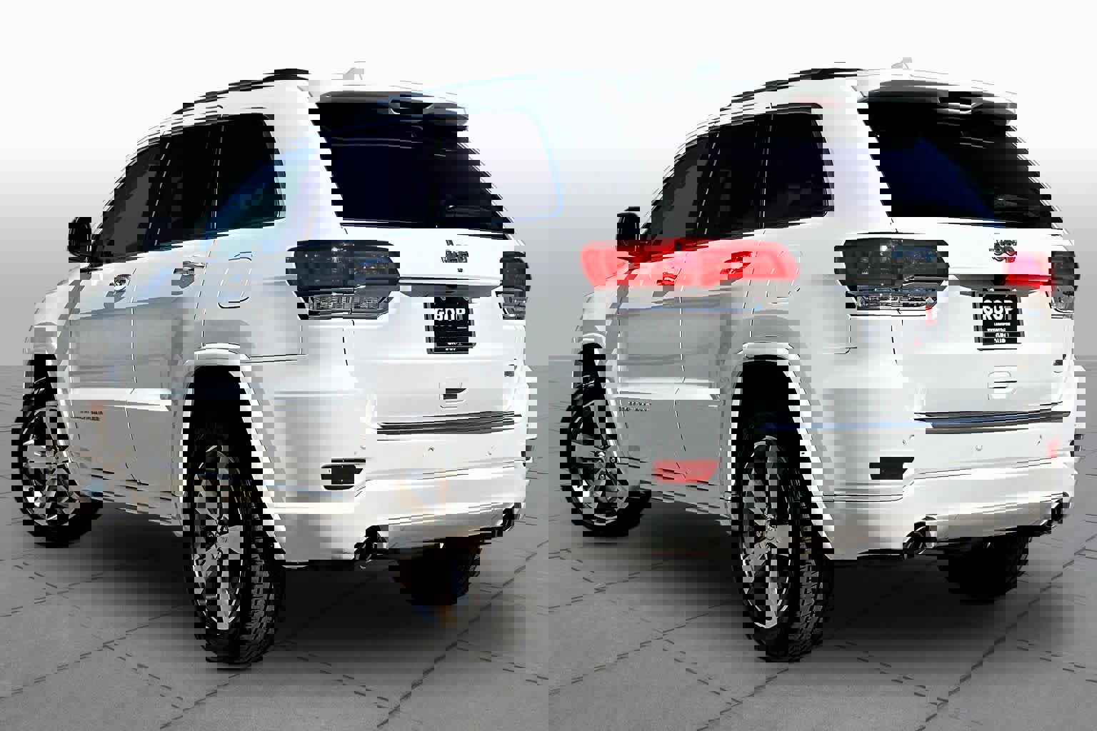 Used 2015 Jeep Grand Cherokee Overland image 12