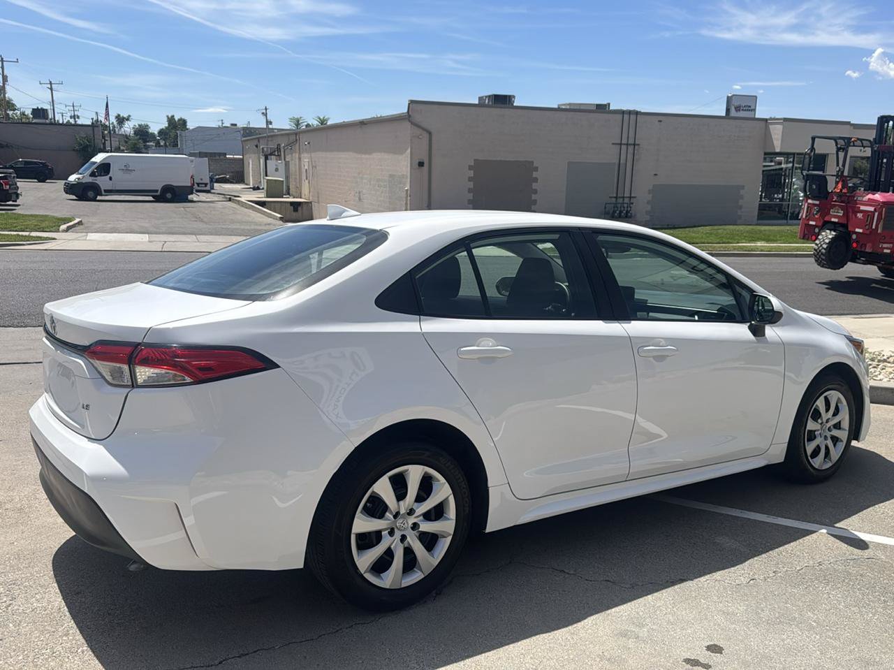 Used 2024 Toyota Corolla LE FWD image 5