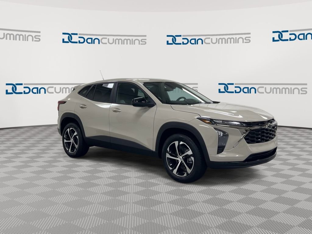 New 2026 Chevrolet Trax RS image 2