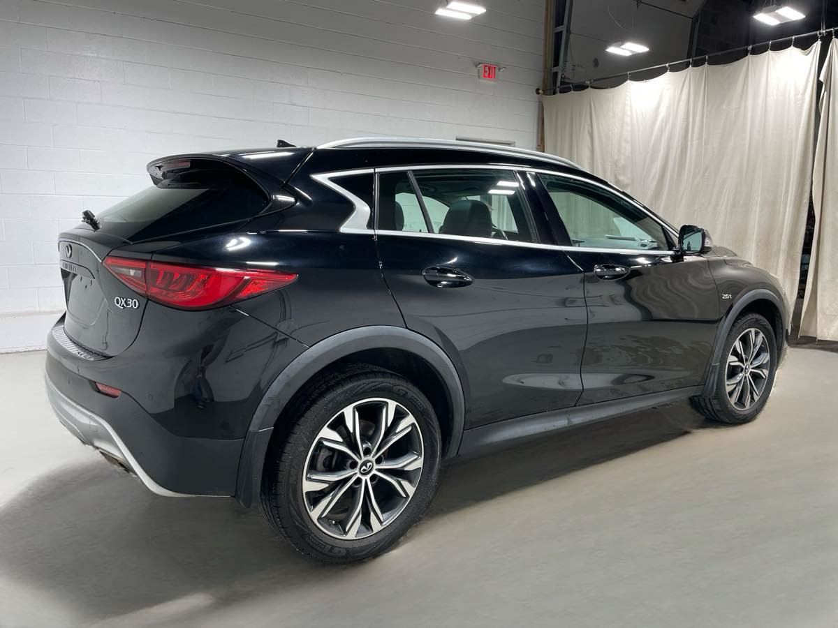 Used 2018 INFINITI QX30 AWD w/ Cargo Package image 4
