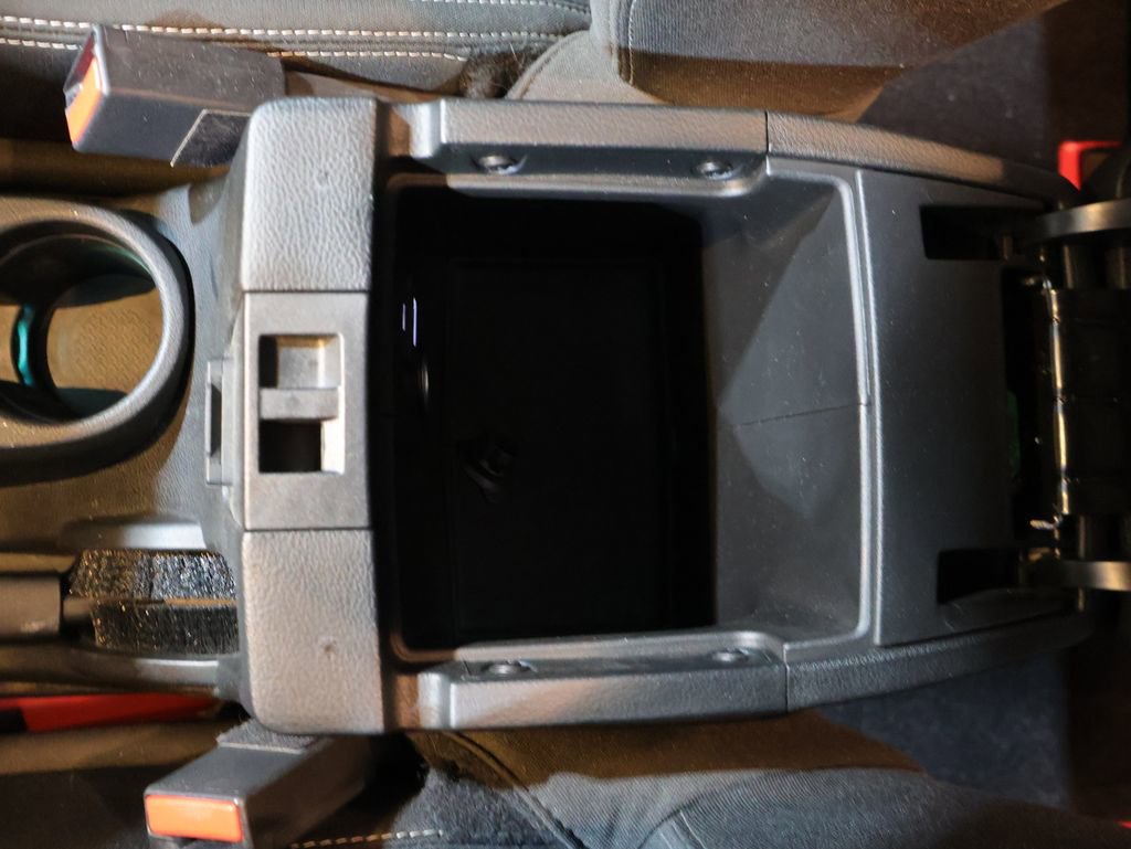 Used 2017 Jeep Wrangler Unlimited Sahara w/ Connectivity Group image 28