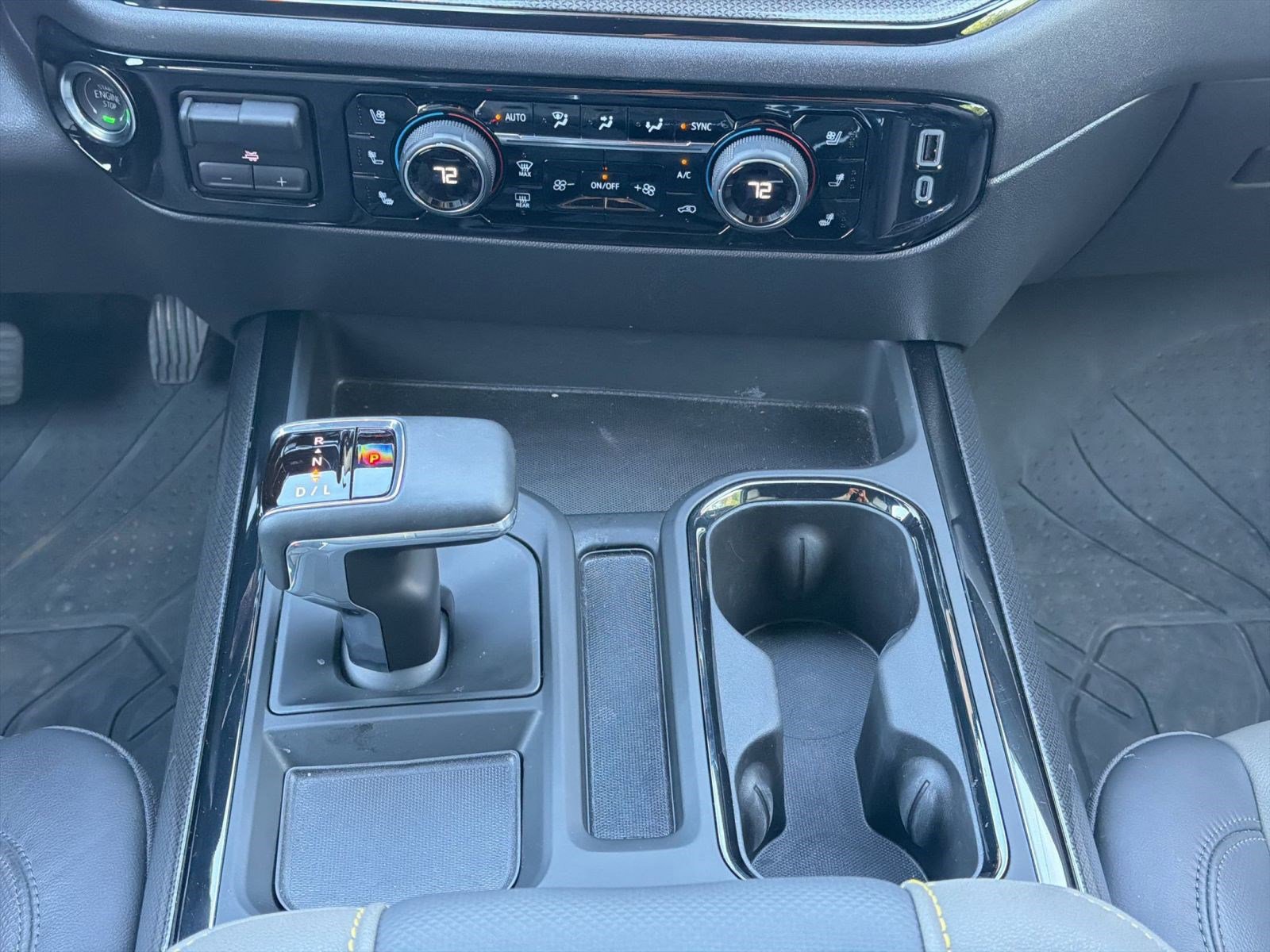 Used 2025 Chevrolet Silverado 1500 ZR2 w/ Technology Package image 18