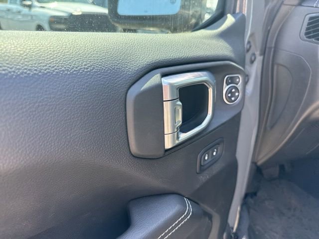 Used 2023 Jeep Wrangler Unlimited Sahara w/ Cold Weather Group AWD/4WD image 15
