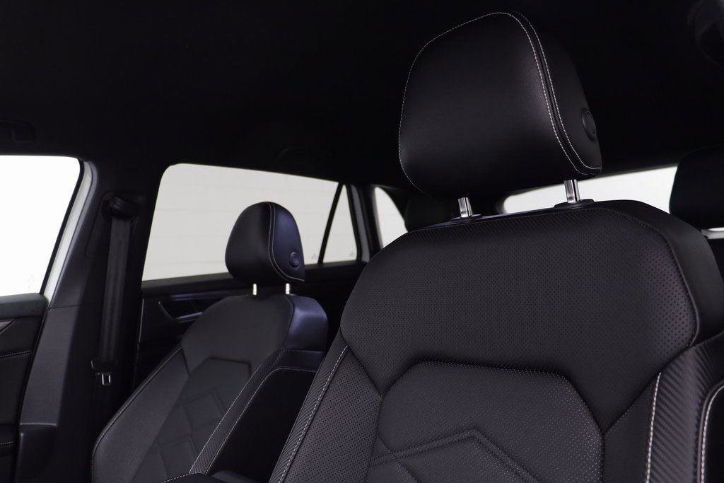 Used 2025 Volkswagen Atlas Cross Sport SE image 11