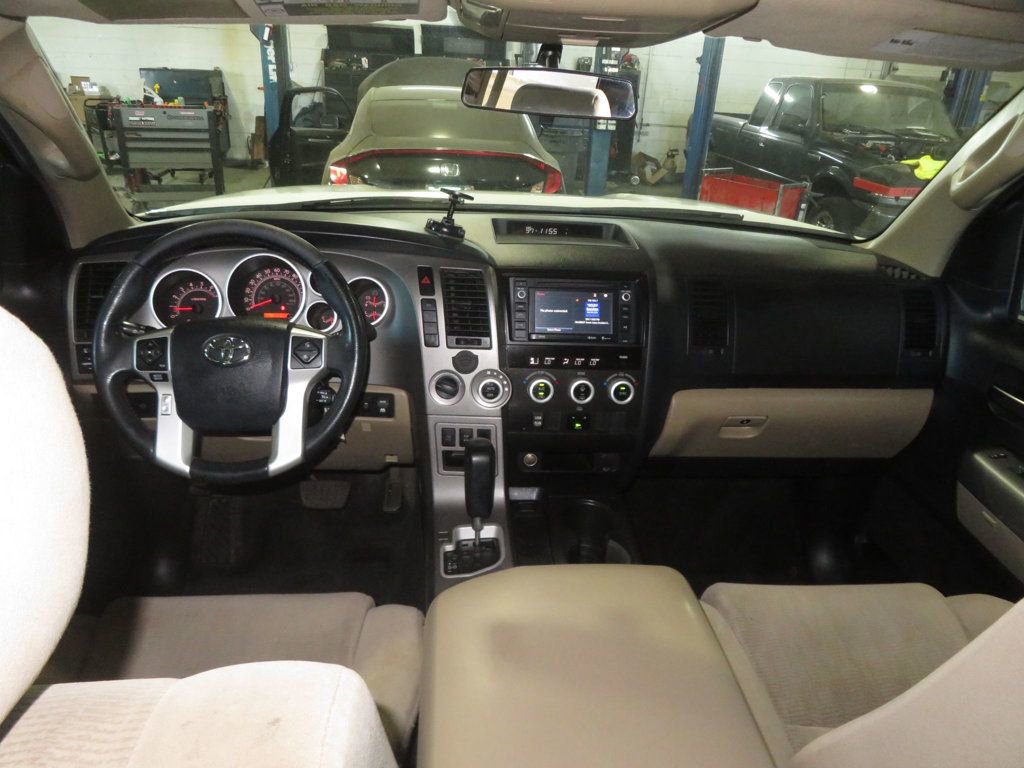 Used 2016 Toyota Sequoia SR5 AWD/4WD image 40