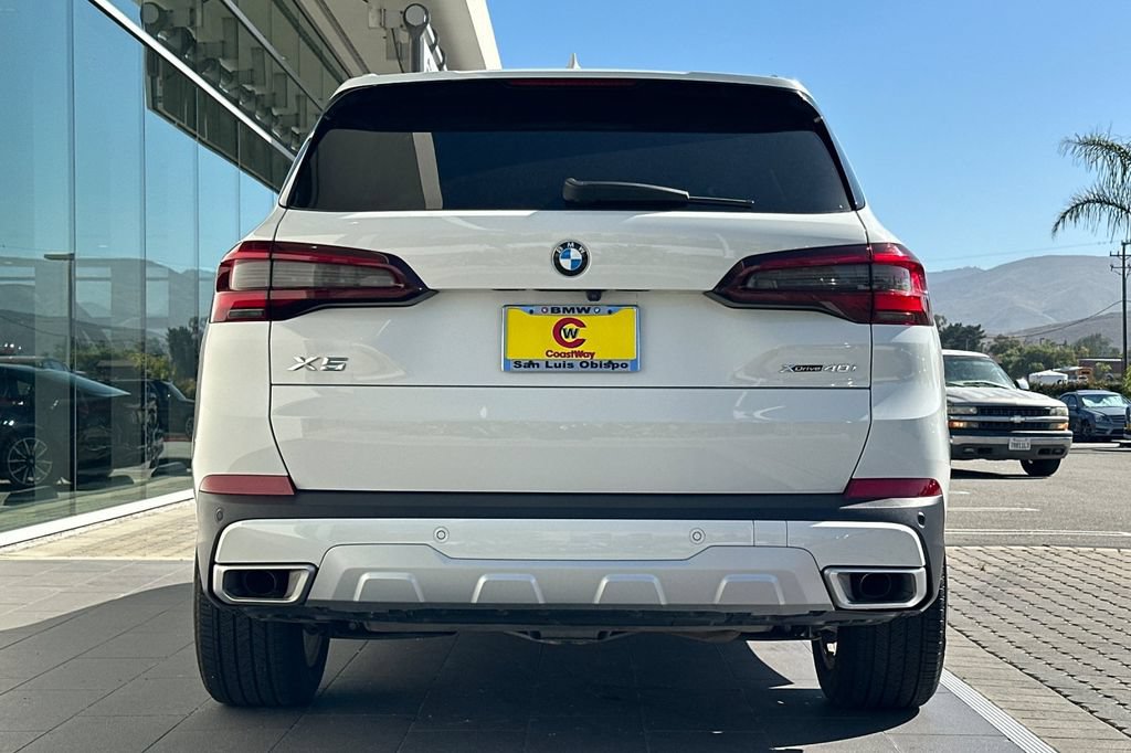 Used 2023 BMW X5 xDrive40i w/ Premium Package AWD/4WD image 4