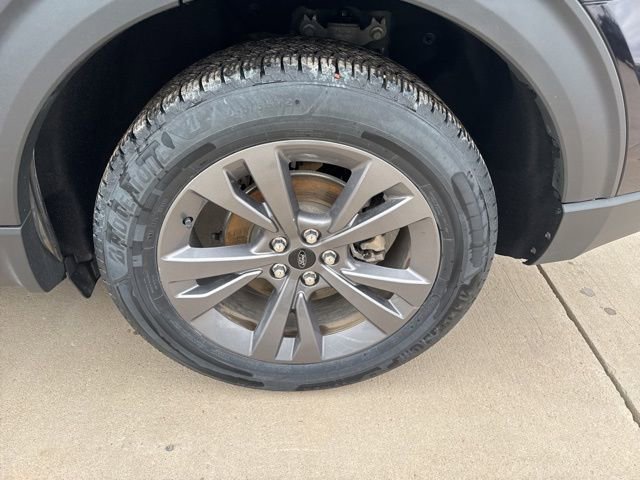 Used 2021 Ford Explorer XLT w/ Equipment Group 202A AWD/4WD image 9
