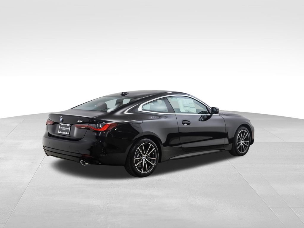 Used 2025 BMW 430i xDrive Coupe w/ Premium Package image 5