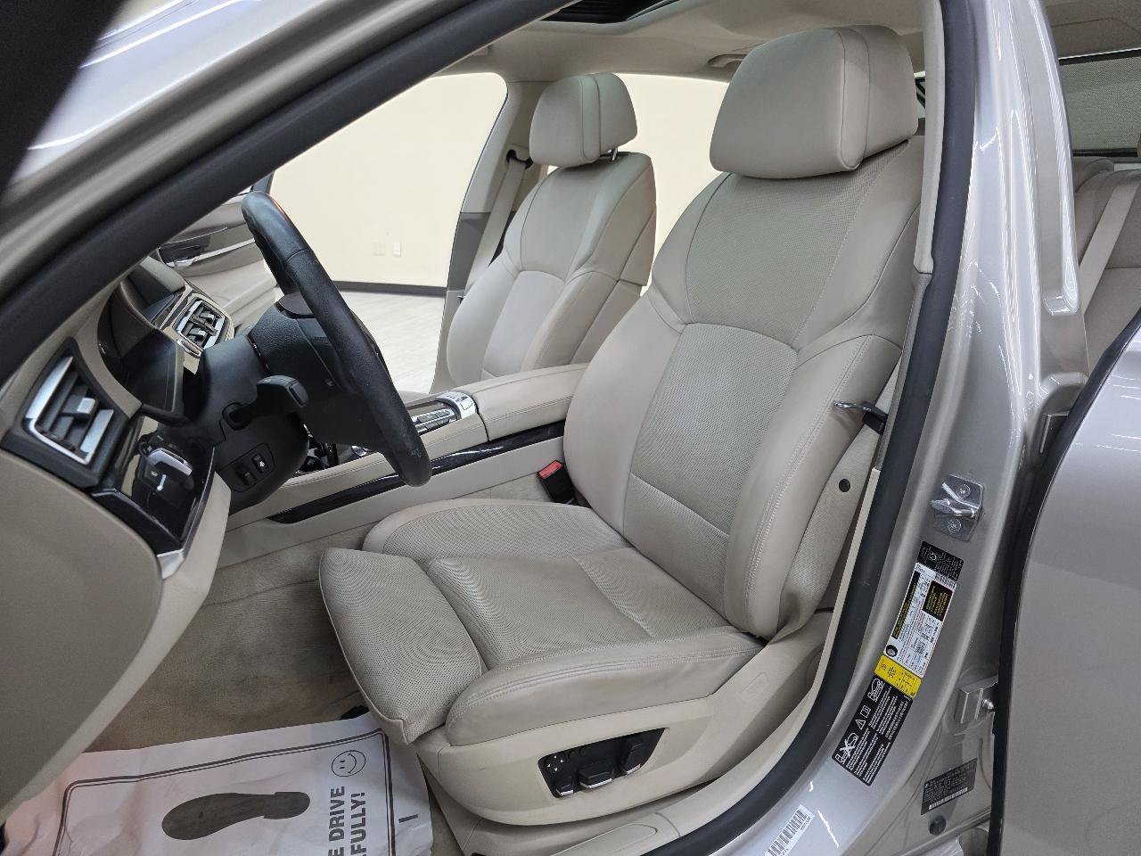 Used 2011 BMW 750Li xDrive AWD/4WD image 16