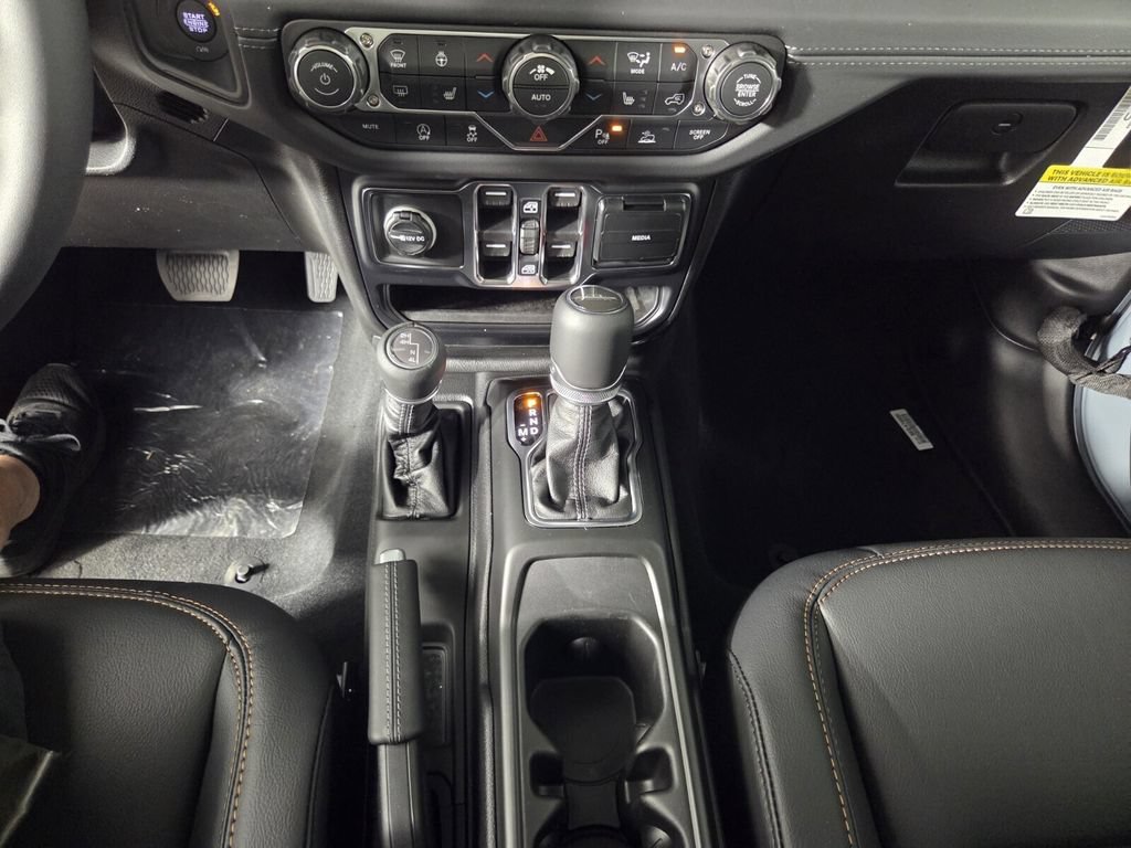 New 2026 Jeep Gladiator Sport AWD/4WD image 11