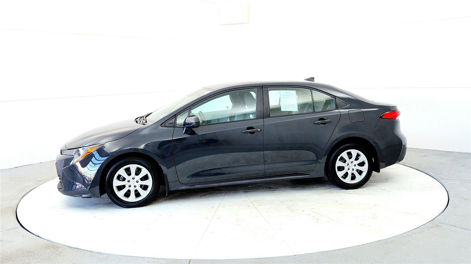 Certified 2023 Toyota Corolla LE image 3