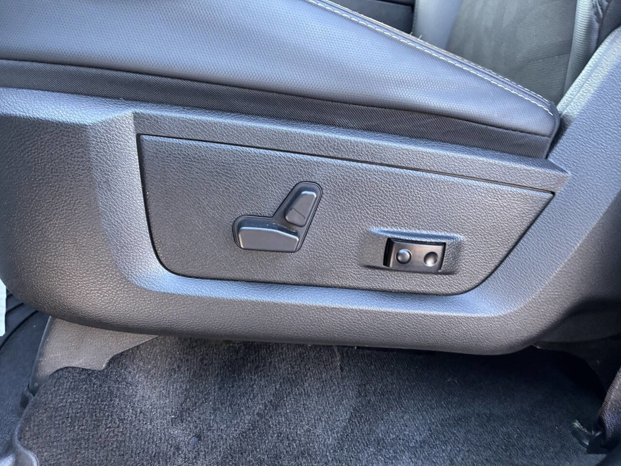 Used 2018 RAM 1500 Rebel w/ Luxury Group image 25