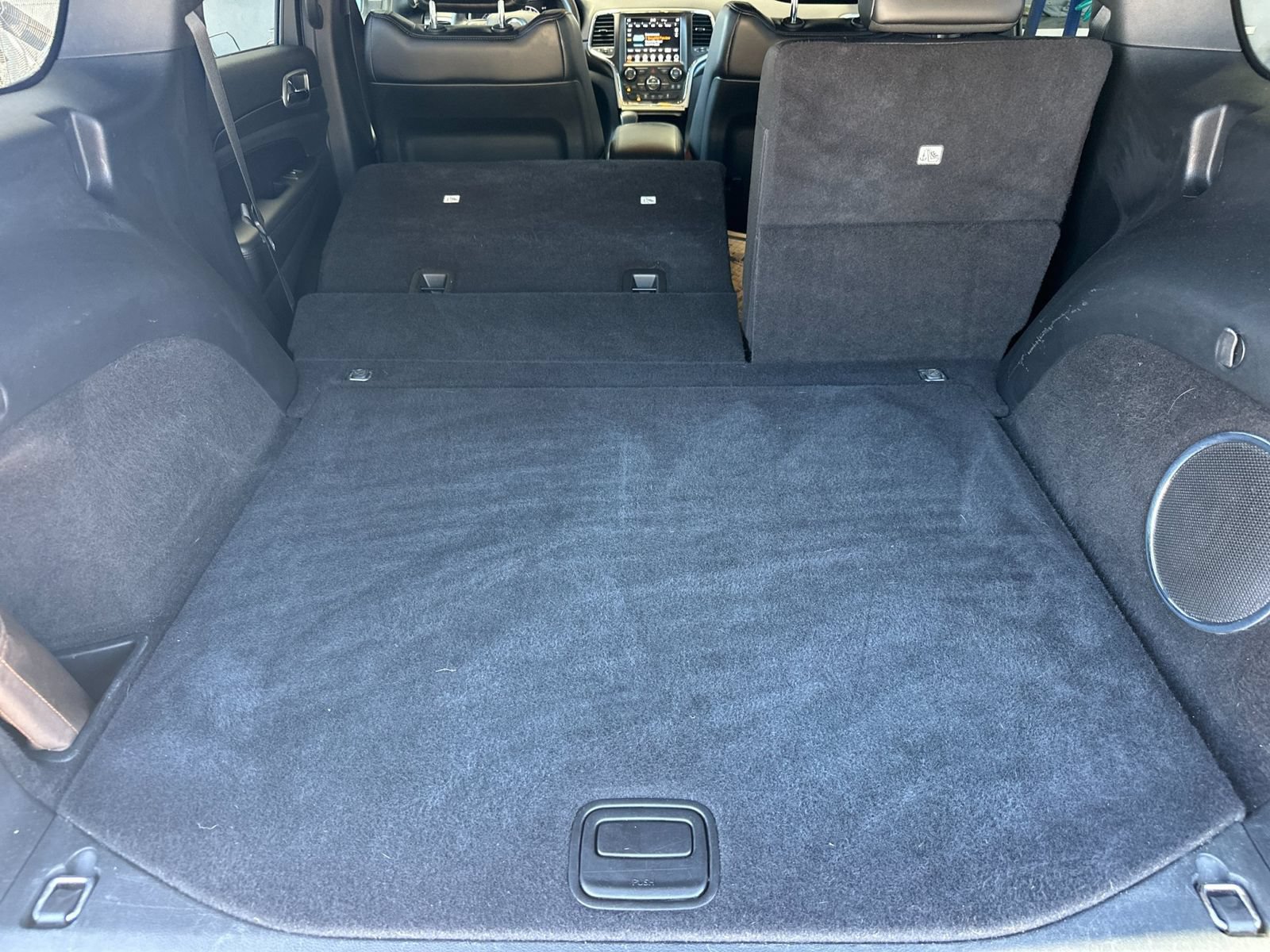 Used 2018 Jeep Grand Cherokee Altitude AWD/4WD image 16