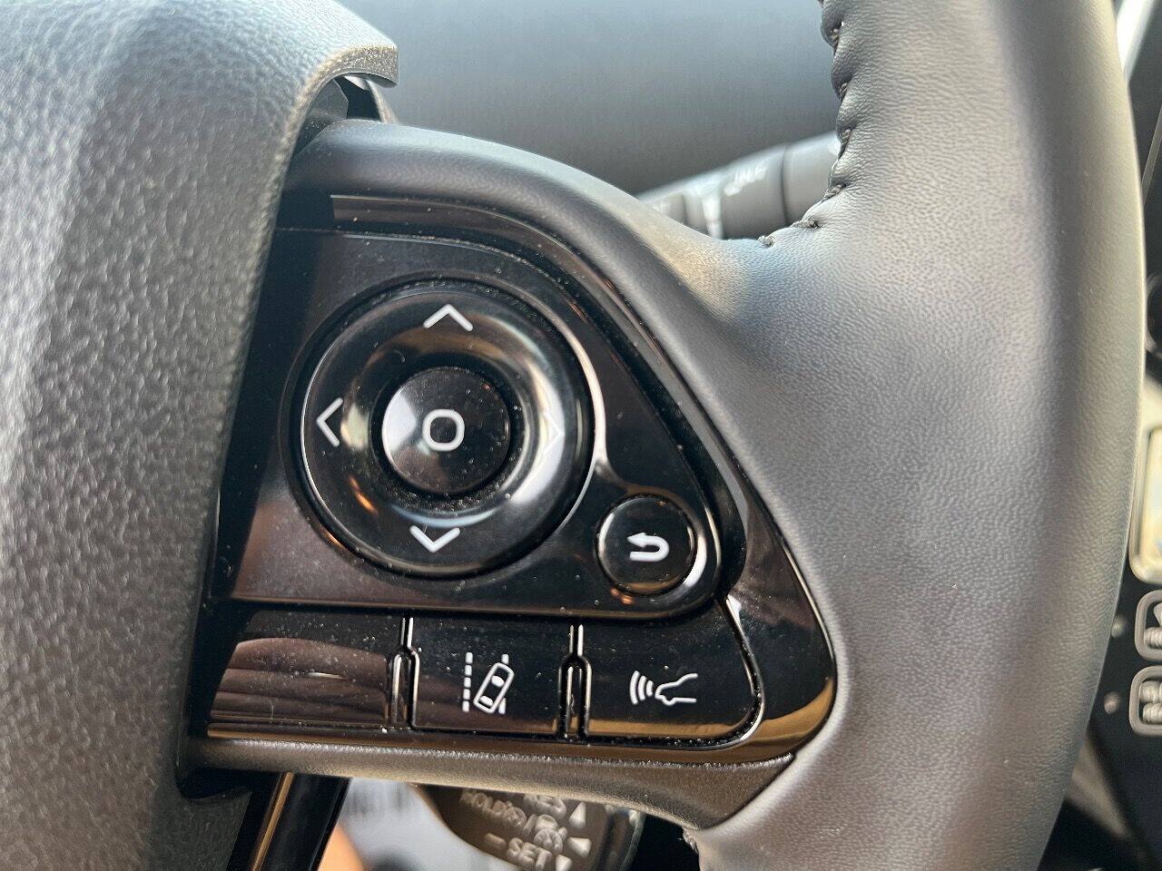 Used 2020 Toyota Prius Prime XLE FWD image 29