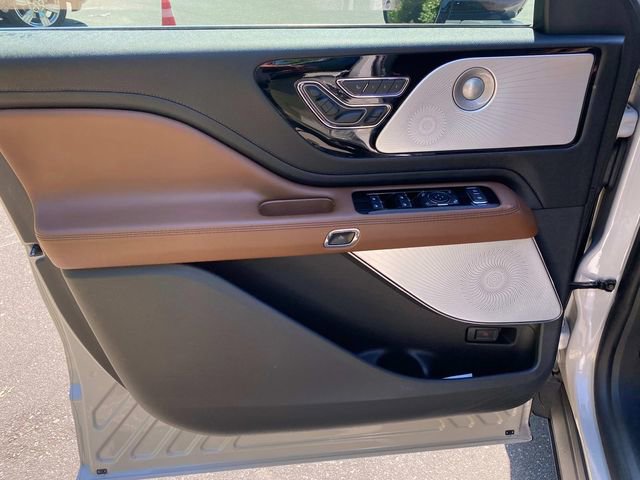 Certified 2023 Lincoln Aviator Reserve w/ Equipment Group 201A AWD/4WD image 13