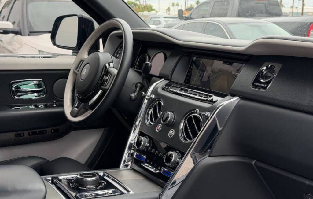 Used 2023 Rolls-Royce Cullinan image 9