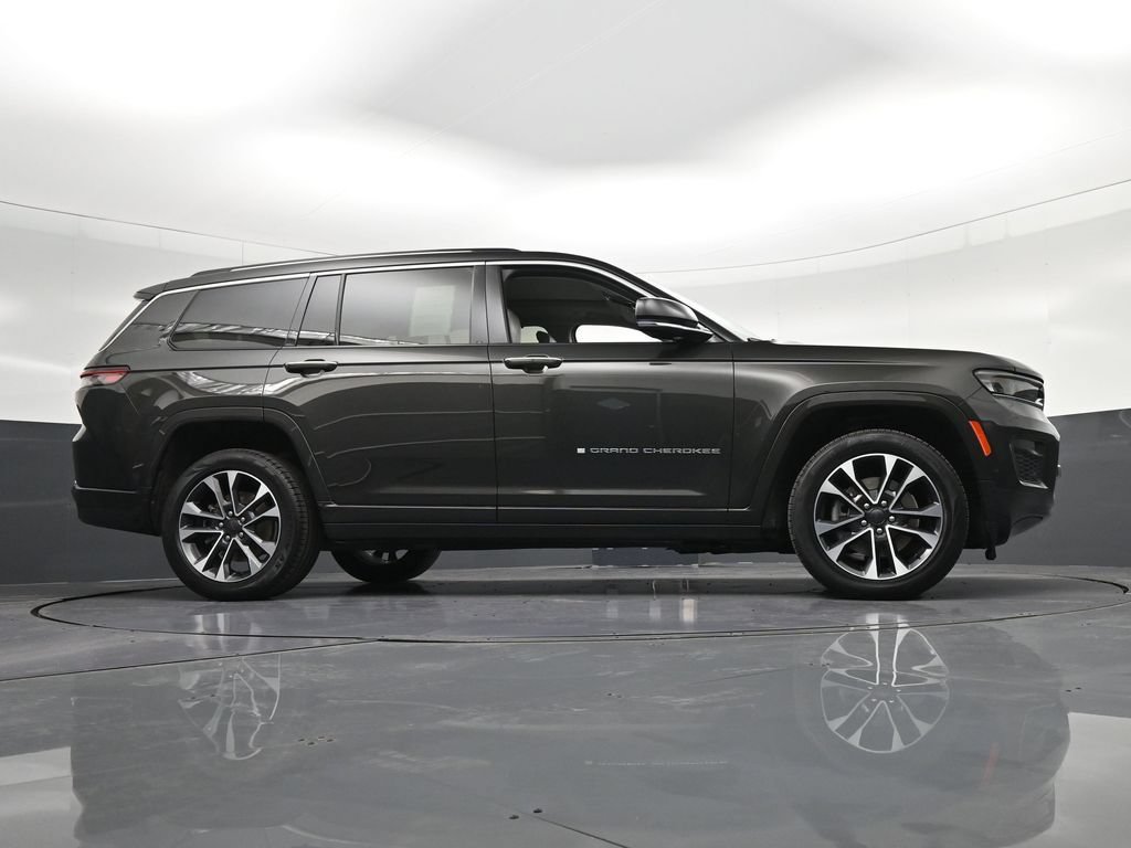 Used 2021 Jeep Grand Cherokee L Overland w/ Luxury Tech Group IV AWD/4WD image 31